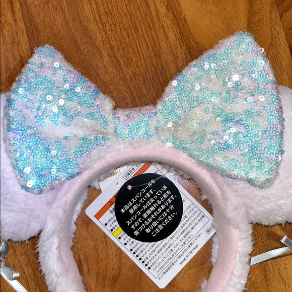 NWT Tokyo Disney Fluffy Sweater Sequin Minnie Mouse Beaded Ears Headband - Picture 2 of 14